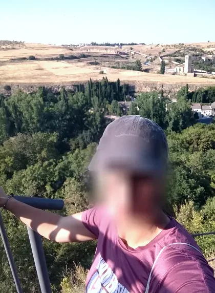 Claudia, 40