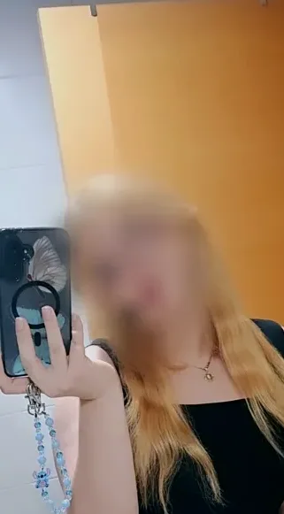 Fiona, 26