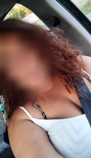Isabella, 28