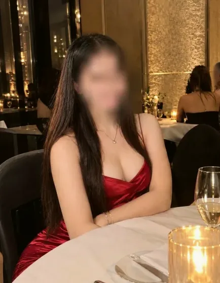 Karin, 30