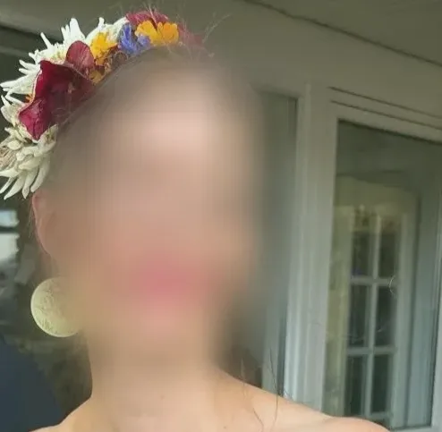 Lara, 40