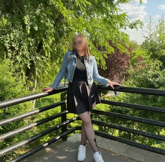 Sophie, 21